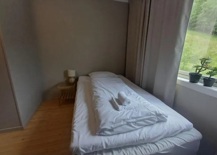 Nesvika 5 Bedroom Home, Only 25 Min From 펜션 베르겐