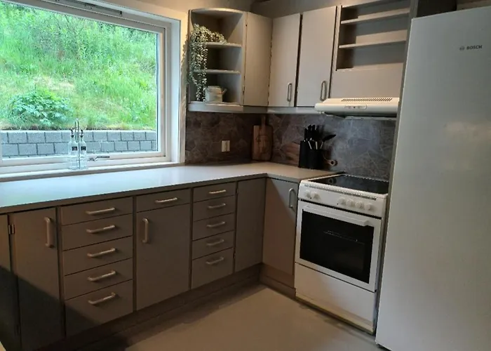 Nesvika 5 Bedroom Home, Only 25 Min From 펜션 베르겐