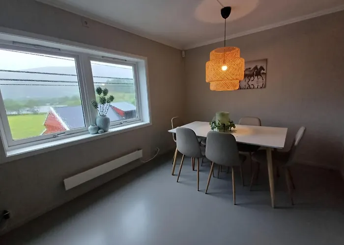 펜션 Nesvika 5 Bedroom Home, Only 25 Min From 베르겐