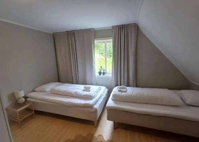 펜션 Nesvika 5 Bedroom Home, Only 25 Min From *