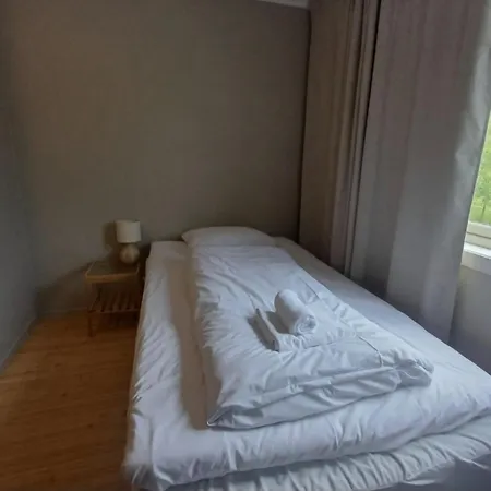 Nesvika 5 Bedroom Home, Only 25 Min From Будинок відпочинку Берген