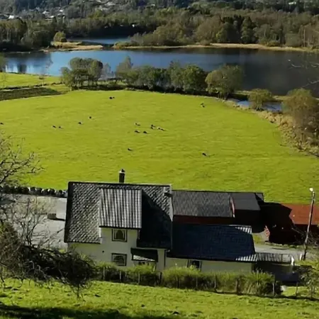 Nesvika 5 Bedroom Home, Only 25 Min From Holiday home