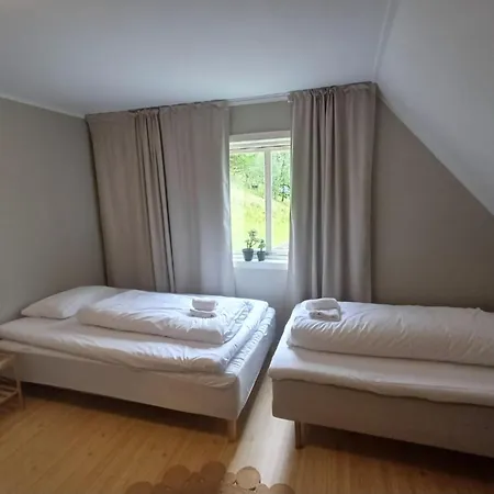 Будинок відпочинку Nesvika 5 Bedroom Home, Only 25 Min From *
