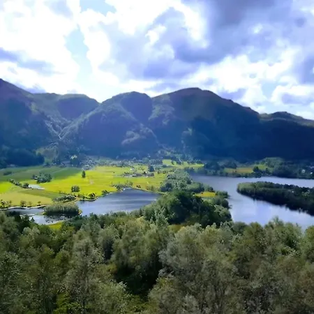 Nesvika 5 Bedroom Home, Only 25 Min From * Bergen