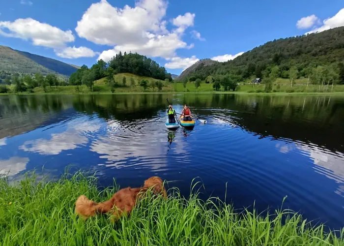 Hébergement de vacances Nesvika 5 Bedroom Home, Only 25 Min From