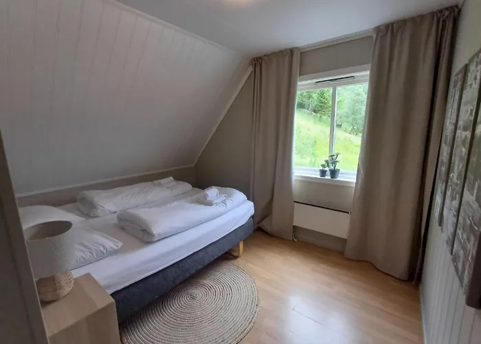 Nesvika 5 Bedroom Home, Only 25 Min From Σπίτι διακοπών *