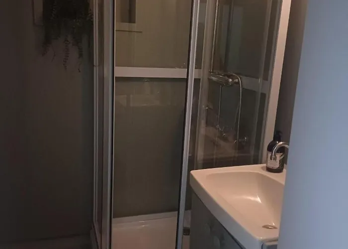 Σπίτι διακοπών Nesvika 5 Bedroom Home, Only 25 Min From *