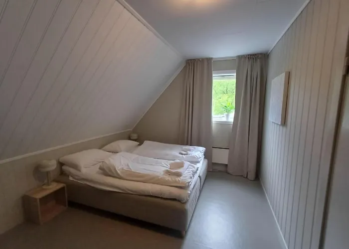 Σπίτι διακοπών Nesvika 5 Bedroom Home, Only 25 Min From *