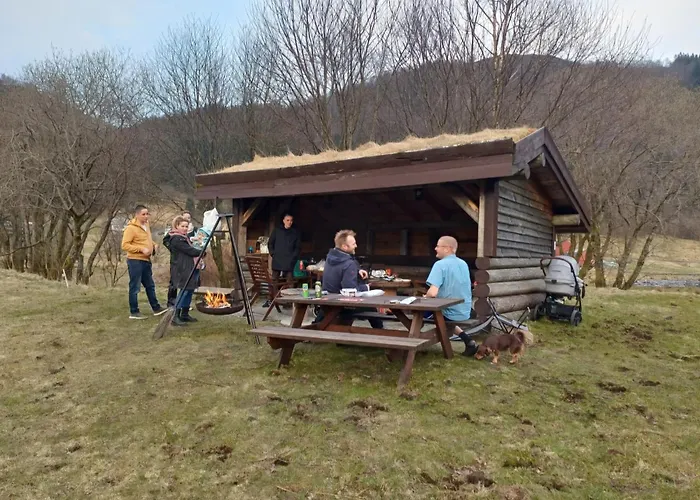 Hébergement de vacances Nesvika 5 Bedroom Home, Only 25 Min From